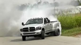 crazy-dually-truck-fishtail-burnout-video.webp