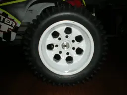 MMT with 420 tires & RedCat Wheels 008.webp MMT with 420 tires & RedCat Wheels 008.webp