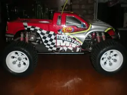 MMT with 420 tires & RedCat Wheels 007.webp