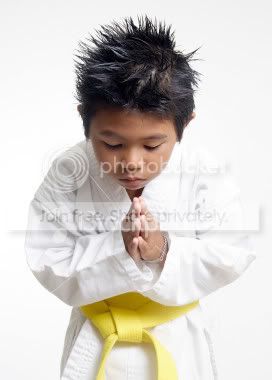 ist2_741354_karate_boy_bowing.jpg