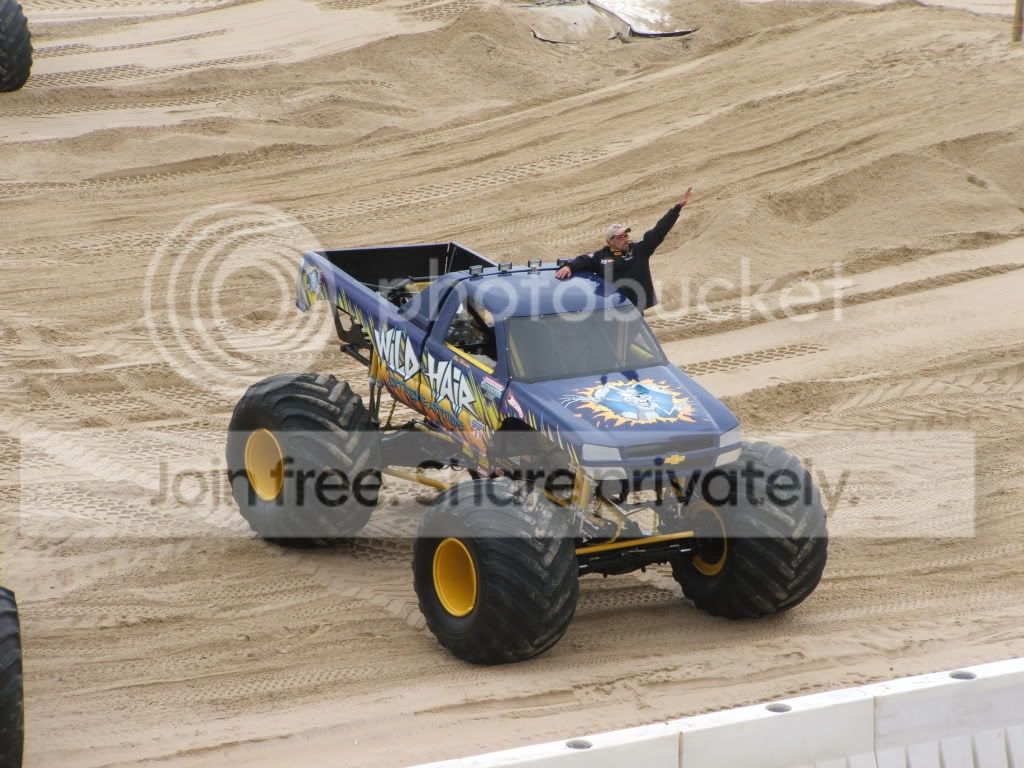 2007MonstersonBeach051307031.jpg